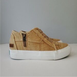 Blowfish tan shoes with wedge